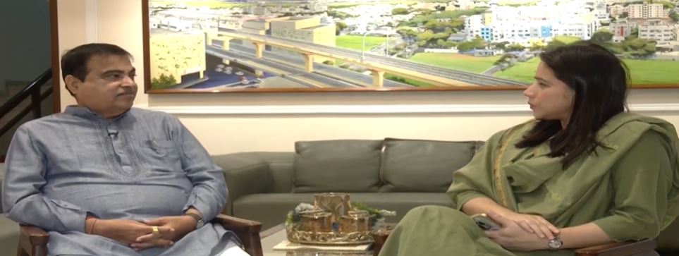 Exclusive : "प्‍यार और राजनीति में सब जायज है" : केंद्रीय मंत्री नितिन गडकरी का इशारा किस ओर?