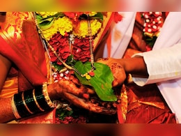 यंदा कर्तव्य आहे? लग्नाच्या तारखांची यादी समोर, 5 महिन्यात 42 मुहूर्त   यंदा कर्तव्य आहे? लग्नाच्या तारखांची यादी समोर, 5 महिन्यात 42 मुहूर्त