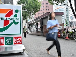 7-Eleven Employee Dies After Manager 'Pins Her Down, Sits On Her' 7-Eleven Employee Dies After Manager 'Pins Her Down, Sits On Her'