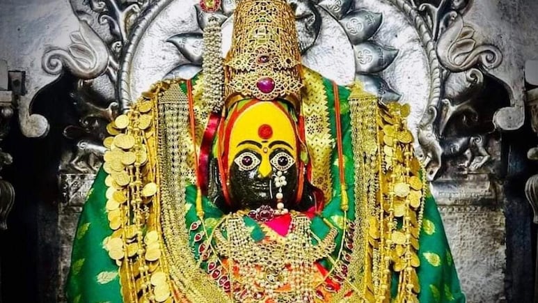 महाराष्ट्राची कुलस्वामिनी आई तुळजाभवानी शिल्पाचा वाद मिटला? अष्टभुजा की द्विभुजा कसं असेल देवीचं रुप? महाराष्ट्राची कुलस्वामिनी आई तुळजाभवानी शिल्पाचा वाद मिटला? अष्टभुजा की द्विभुजा कसं असेल देवीचं रुप?