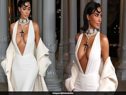 Kim Kardashian In A White Gucci Gown Styled Princess Diana's $197,453 Cross Pendant With A Twist To The LACMA Art+Film Gala Kim Kardashian In A White Gucci Gown Styled Princess Diana's $197,453 Cross Pendant With A Twist To The LACMA Art+Film Gala