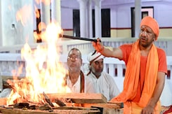 Threat Message Asks Yogi Adityanath To Resign, Adds 'Baba Siddique' Warning Threat Message Asks Yogi Adityanath To Resign, Adds 'Baba Siddique' Warning