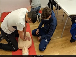 Learning CPR On Manikins Without Breasts Puts Women's Lives At Risk, Finds Study Learning CPR On Manikins Without Breasts Puts Women's Lives At Risk, Finds Study