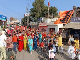 Jahazpur Tension: शाहपुरा के जहाजपुर में लगातार तीसरे दिन बाजार बंद, अब महिलाएं भी सड़कों पर उतरीं, थाने में फेंकी चूड़ियां Jahazpur Tension: शाहपुरा के जहाजपुर में लगातार तीसरे दिन बाजार बंद, अब महिलाएं भी सड़कों पर उतरीं, थाने में फेंकी चूड़ियां