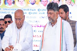 Mallikarjun Kharge Asks Congress Leaders To Consider Budget While Making Poll Guarantees Mallikarjun Kharge Asks Congress Leaders To Consider Budget While Making Poll Guarantees