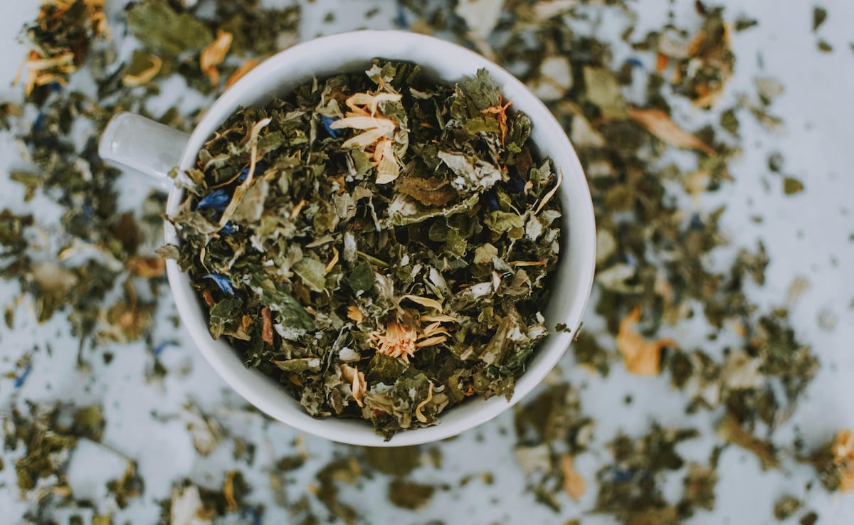7 Herbal Teas For Better Digestion And Gut Health