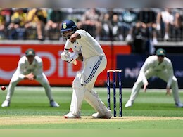 IND vs AUS: "मुझे लगता है कि..." केएल राहुल के विकेट को लेकर मचे बवाल के बीच वसीम जाफर का बयान हुआ वायरल IND vs AUS: "मुझे लगता है कि..." केएल राहुल के विकेट को लेकर मचे बवाल के बीच वसीम जाफर का बयान हुआ वायरल
