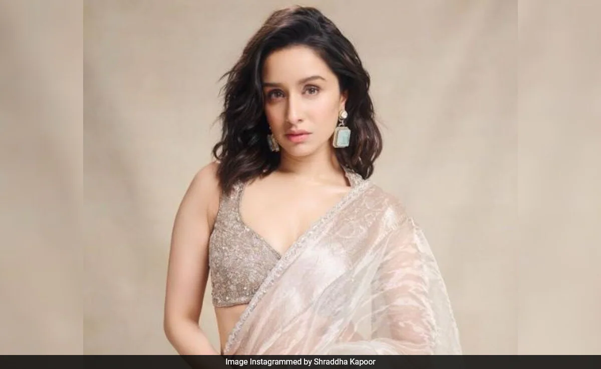 Shraddha Kapoor's LOL Reaction To Fan Post Warning Against Her Hoardings On Expressway: "<i>Yuva Khatre Mein Hain</i>"