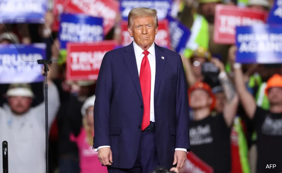 BehindTheScenes Video Reveals How Donald Trump Composes His Social