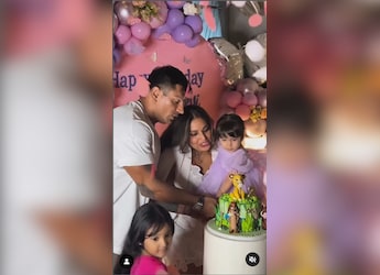 It Was A Hakuna Matata-Themed Birthday Celebration For Bipasha Basu, Karan Singh Grover?s Daughter It Was A Hakuna Matata-Themed Birthday Celebration For Bipasha Basu, Karan Singh Grover?s Daughter