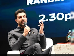 राज कपूर हैं दादा, डायरेक्टर महेश भट्ट हैं ससुर, फिर भी रणबीर कपूर ने इन्हें कह डाला अपना 'गॉडफादर' राज कपूर हैं दादा, डायरेक्टर महेश भट्ट हैं ससुर, फिर भी रणबीर कपूर ने इन्हें कह डाला अपना 'गॉडफादर'