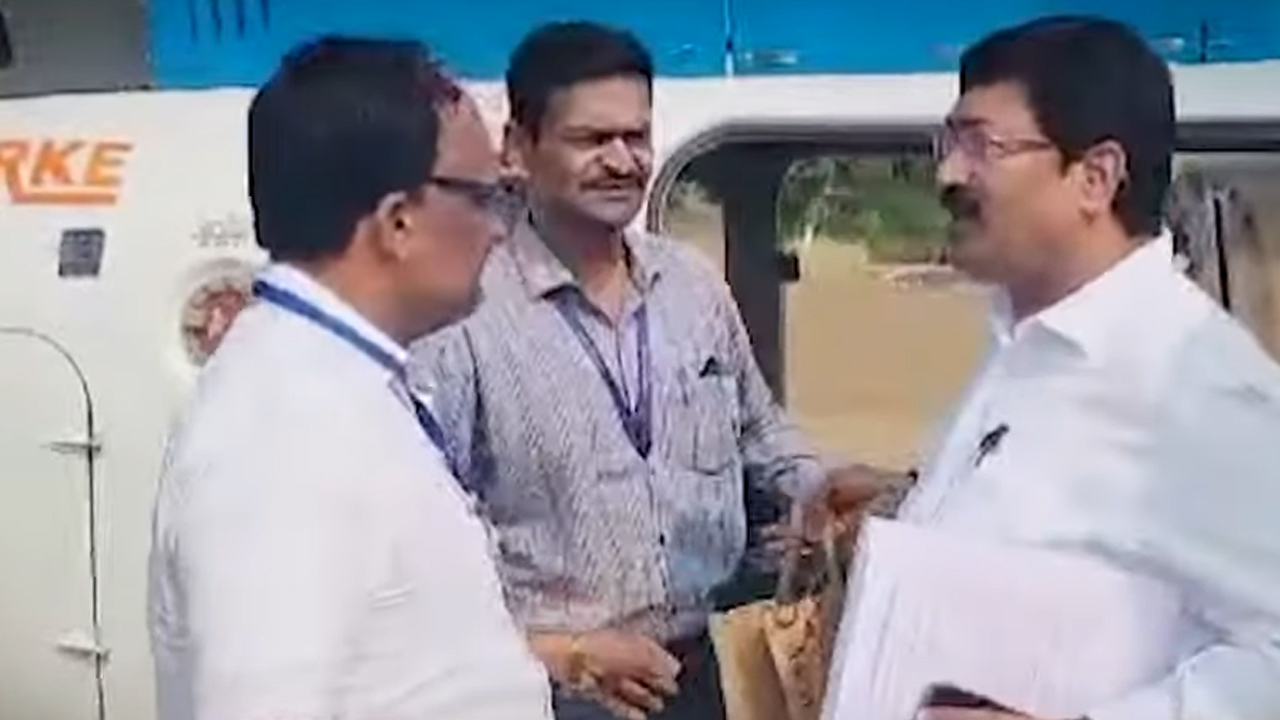 Sharad Pawar's Bags Checked By Poll Officials In Baramati