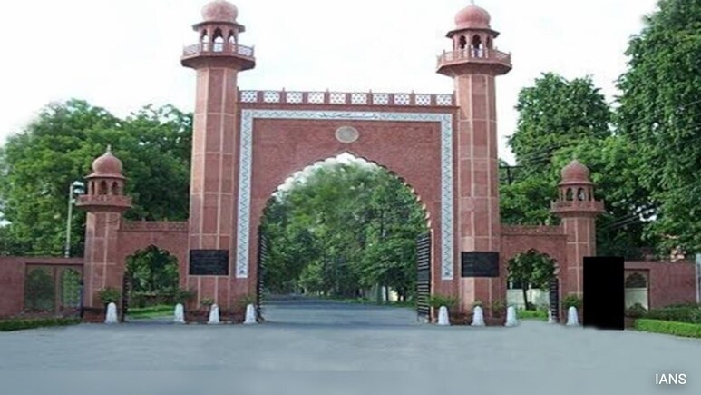 1877 से 2024 तक की कहानी : 7 पॉइंट्स में समझें अलीगढ़ मुस्लिम यूनिवर्सिटी वाला पूरा केस