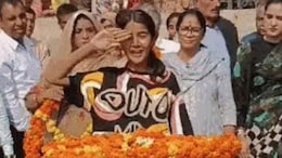 पंचतत्व में विलीन हुए झुंझुनू के लाल शहीद विनोद सिंह, बेटी बोली-&nbsp;मैं हंसते-हंसते उन्हें विदा करना चाहती हूं