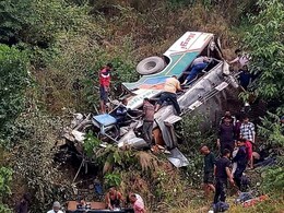 आखिर अल्मोड़ा में 36 जिंदगियों का दोषी कौन? सड़क पर मौतों में नंबर वन हैं हम