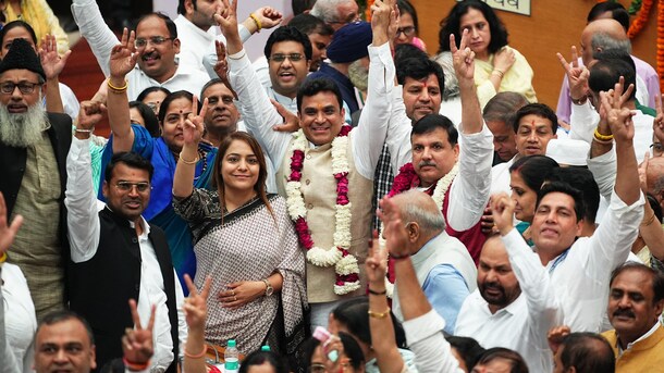 MCD पर AAP का कब्जा बरकरार, महेश खिंची दिल्ली के मेयर तो रवींद्र भारद्वाज बने डिप्टी