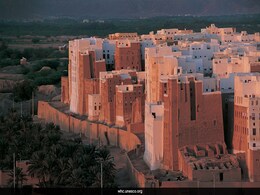 This Ancient Walled City In Yemen Is Known As 'Manhattan of the Desert' This Ancient Walled City In Yemen Is Known As 'Manhattan of the Desert'