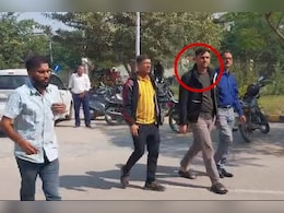 चित्तौड़गढ़ में CBI का बड़ा एक्शन, नारकोटिक्स ब्यूरो के इंस्पेक्टर को 3 लाख रुपए रिश्वत लेते रंगे हाथ किया गिरफ्तार चित्तौड़गढ़ में CBI का बड़ा एक्शन, नारकोटिक्स ब्यूरो के इंस्पेक्टर को 3 लाख रुपए रिश्वत लेते रंगे हाथ किया गिरफ्तार
