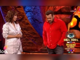 बिग बॉस 18 में कैंसर से जूझ रहीं हिना खान की एंट्री, सलमान ने बताया रियल फाइटर, तो रोने लगीं एक्ट्रेस, देखें प्रोमो  