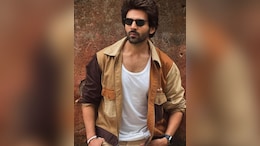 Kartik Aaryan Gets Special Invite To His Own Birthday Party. See LOL Post