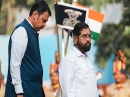 एकनाथ शिंदे से CM आवास पर मिले देवेंद्र फडणवीस, सरकार गठन को लेकर क्या हुई बात? एकनाथ शिंदे से CM आवास पर मिले देवेंद्र फडणवीस, सरकार गठन को लेकर क्या हुई बात?