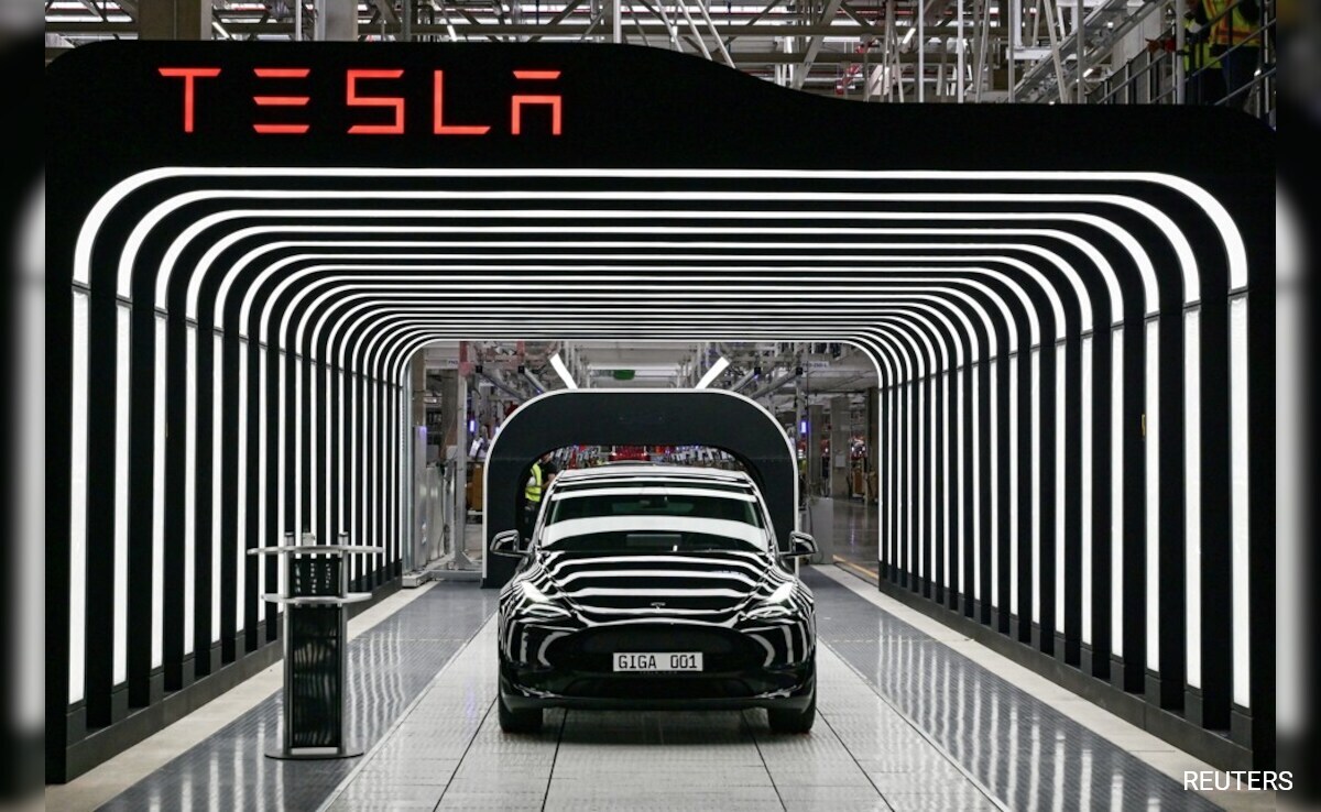 Riyadh Компанията за електрически превозни средства Tesla собственост на милиардера