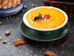 Red Capsicum And Pecan Dip