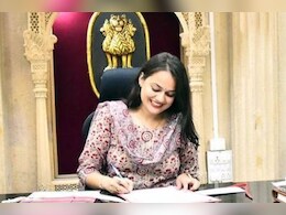 Naresh Meena SDM Slap Case: नरेश मीणा मामले में SDM के समर्थन में उतरीं टीना डाबी, बोलीं- ऑन ड्यूटी अधिकारी को मारना गलत Naresh Meena SDM Slap Case: नरेश मीणा मामले में SDM के समर्थन में उतरीं टीना डाबी, बोलीं- ऑन ड्यूटी अधिकारी को मारना गलत