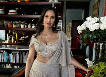 Padma Lakshmi's Manga Curry Recipe Has Our Undivided Attention Padma Lakshmi's Manga Curry Recipe Has Our Undivided Attention