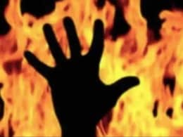 राजस्थान यूनिवर्सिटी में छात्र के आग लगने की कहानी पलटी, छात्र ने बताया- सिगरेट सुलगाते हुआ हादसा राजस्थान यूनिवर्सिटी में छात्र के आग लगने की कहानी पलटी, छात्र ने बताया- सिगरेट सुलगाते हुआ हादसा