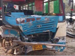 उत्तर प्रदेश: हरदोई में भीषण सड़क हादसा, बोलेरो-बस की टक्कर में 5 लोगों की मौत उत्तर प्रदेश: हरदोई में भीषण सड़क हादसा, बोलेरो-बस की टक्कर में 5 लोगों की मौत