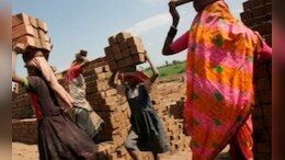 CG: नक्सल इलाके की युवतियां तमिलनाडु में बंधक! मचा हड़कंप, छुड़ाने जाएगी प्रशासन की टीम