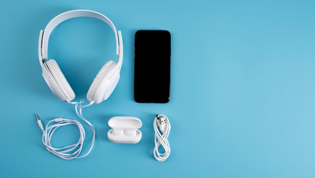 Top Deals On Mobile Accessories From Amazon