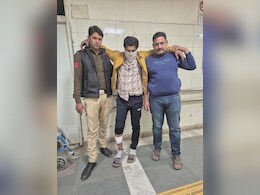 दिल्ली में अपराधी बेखौफ, पहले पुलिसकर्मी की फाड़ी वर्दी, फिर हथियार से छाती पर कर दिया हमला दिल्ली में अपराधी बेखौफ, पहले पुलिसकर्मी की फाड़ी वर्दी, फिर हथियार से छाती पर कर दिया हमला