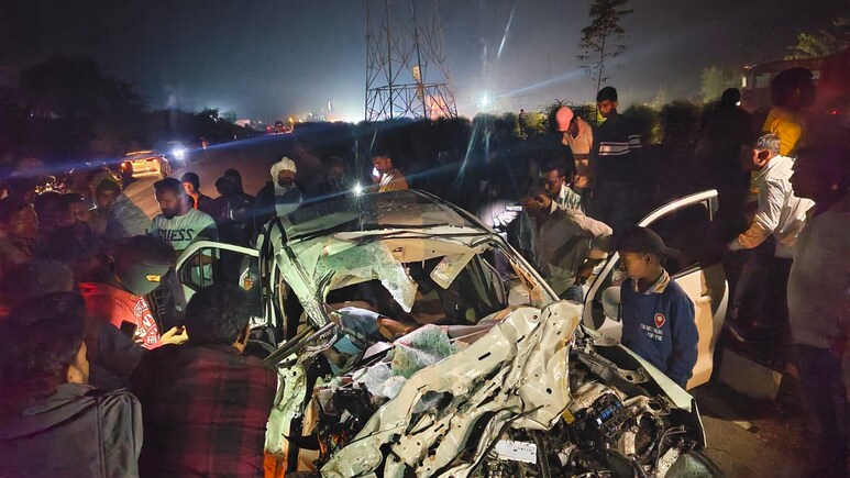 Udaipur Accident: उदयपुर में दर्दनाक हादसा, ट्रोले और कार की भिड़ंत में 5 लोगों की मौके पर ही हुई मौत 