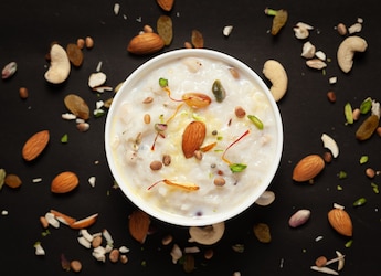 Avoid Adulterated Mawa This Diwali: How To Spot It, And How To Make It At Home Avoid Adulterated Mawa This Diwali: How To Spot It, And How To Make It At Home