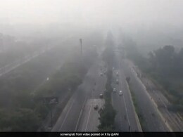 दिल्ली में कोहरे का कोहराम, 300 फ्लाइट्स अटकीं, कई ट्रेनों पर भी लगा ब्रेक दिल्ली में कोहरे का कोहराम, 300 फ्लाइट्स अटकीं, कई ट्रेनों पर भी लगा ब्रेक