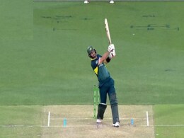 AUS vs PAK: Glenn Maxwell ने रचा इतिहास, सूर्यकुमार यादव का वर्ल्ड रिकॉर्ड तोड़ विश्व क्रिकेट में मचाई खलबली AUS vs PAK: Glenn Maxwell ने रचा इतिहास, सूर्यकुमार यादव का वर्ल्ड रिकॉर्ड तोड़ विश्व क्रिकेट में मचाई खलबली