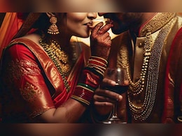 शादी से पहले दूल्हा और दुल्हन एक दूसरे को पिलाते हैं शराब,  इस जगह की परंपरा है खास शादी से पहले दूल्हा और दुल्हन एक दूसरे को पिलाते हैं शराब,  इस जगह की परंपरा है खास