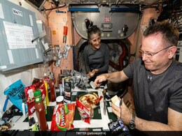 स्पेस में फंसीं सुनीता विलियम्स की कैसी है तबीयत? फोटो वायरल होने पर NASA ने दिया हेल्थ अपडेट स्पेस में फंसीं सुनीता विलियम्स की कैसी है तबीयत? फोटो वायरल होने पर NASA ने दिया हेल्थ अपडेट