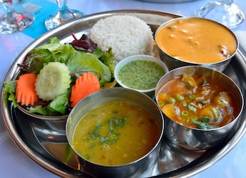 Vegetarian And Non-Vegetarian Home-Cooked Meals Become Costlier In October: Report Vegetarian And Non-Vegetarian Home-Cooked Meals Become Costlier In October: Report