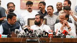 ठाकरेंची शिवसेना आणि काँग्रेस पुन्हा फुटणार? सत्तास्थापनेनंतर महायुती 'करेक्ट कार्यक्रम' करणार