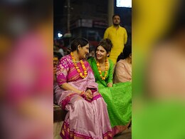 पुष्पा 2 के गाने 'किसिक' के लॉन्च से पहले वाराणसी पहुंचीं श्रीलीला, मां के साथ लिया भगवान का आशीर्वाद पुष्पा 2 के गाने 'किसिक' के लॉन्च से पहले वाराणसी पहुंचीं श्रीलीला, मां के साथ लिया भगवान का आशीर्वाद