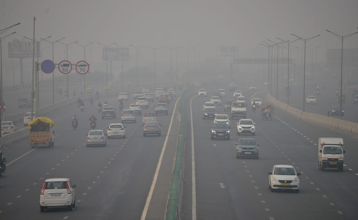 Cars In Delhi Fined Rs 1 Crore In A Day For Pollution Norm Violations Cars In Delhi Fined Rs 1 Crore In A Day For Pollution Norm Violations