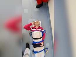 बीच समुद्र में जहाज पर नाविक को आया स्ट्रोक, ऐसे रेस्क्यू ऑपरेशन कर पहुंचाया अस्पताल