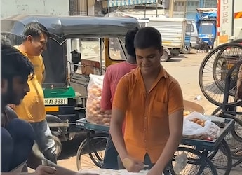 Viral: Internet Impressed By 14-Year-Old Boy Making Golgappa  Viral: Internet Impressed By 14-Year-Old Boy Making Golgappa