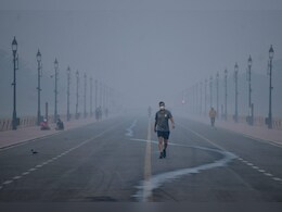 दिल्ली-NCR में धुएं और धूल की परत, सांस लेना हो रहा मुश्किल, AQI बेहद खराब