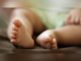 दर्दनाक: एंबुलेंस देरी से पहुंची, महिला ने बच्चे को ठेले पर दिया जन्म, बच्चे की मौत