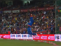 VIDEO: मैदान में फिर घटी टी20 वर्ल्ड कप वाली कहानी, गेंदबाज भी वही, बल्लेबाज भी वही, लेकिन 'बापू' थे इस बार फील्डर VIDEO: मैदान में फिर घटी टी20 वर्ल्ड कप वाली कहानी, गेंदबाज भी वही, बल्लेबाज भी वही, लेकिन 'बापू' थे इस बार फील्डर