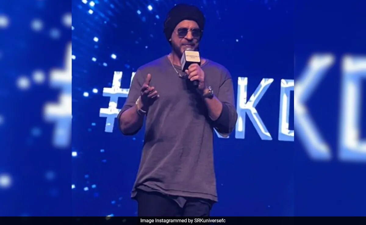 Shah Rukh Khan Reveals He Quit Smoking: "I Thought I Won't Feel So Breathless..."